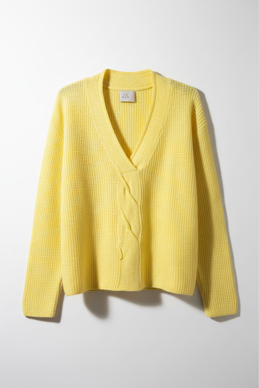 Gelber Pullover - Frontansicht mit Struktur